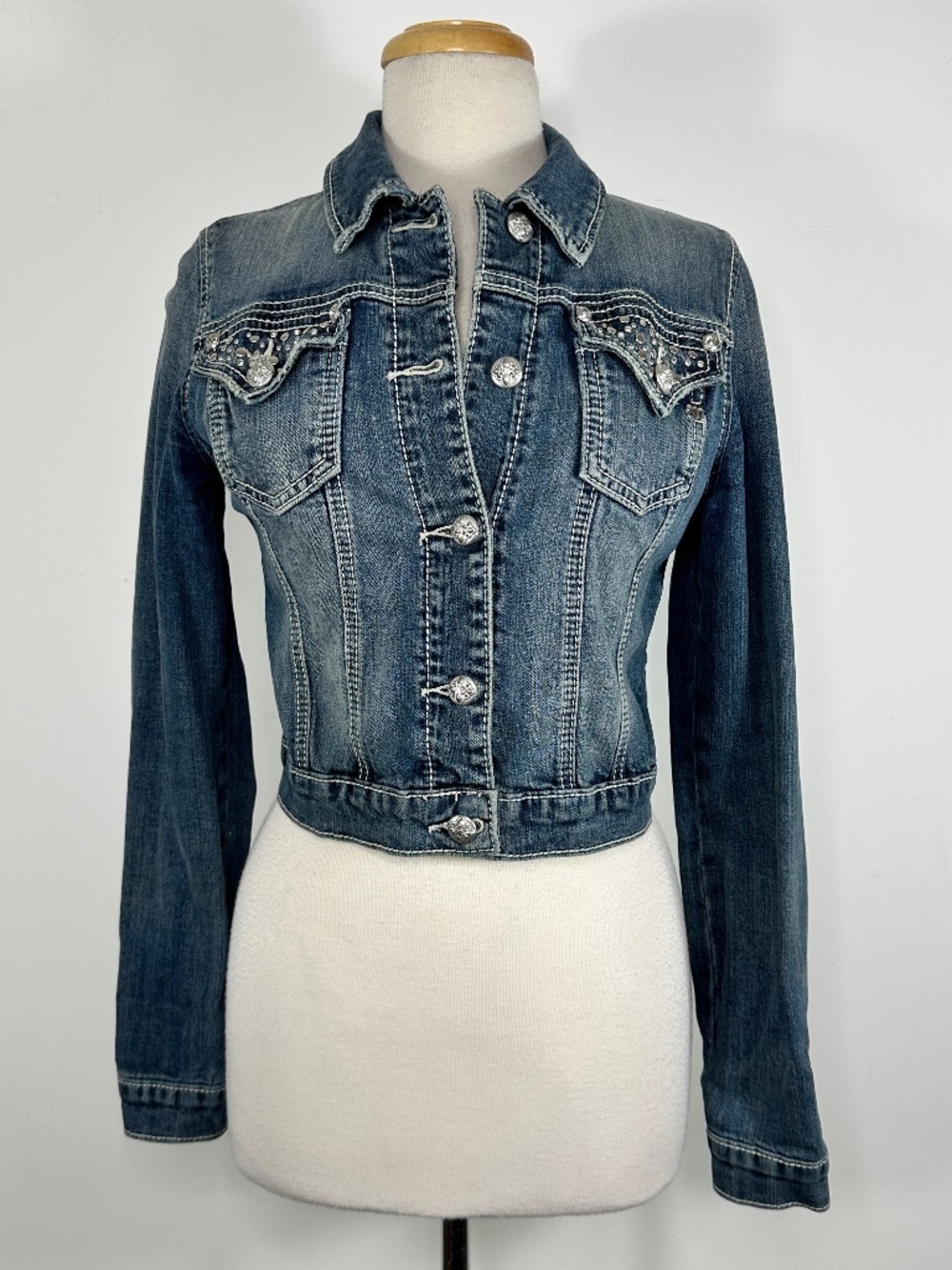 Miss Me Jacket Women's Sz M Blue Denim Embroidered Jean Cropped Coat